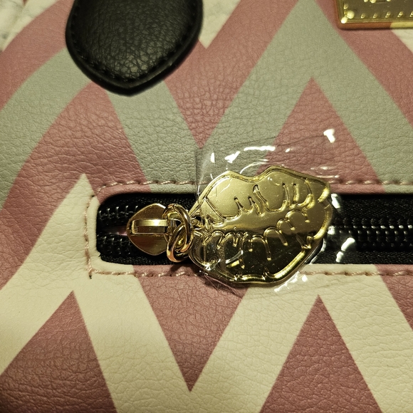 NWOT Betsey Johnson satchel purse. - Picture 7 of 9